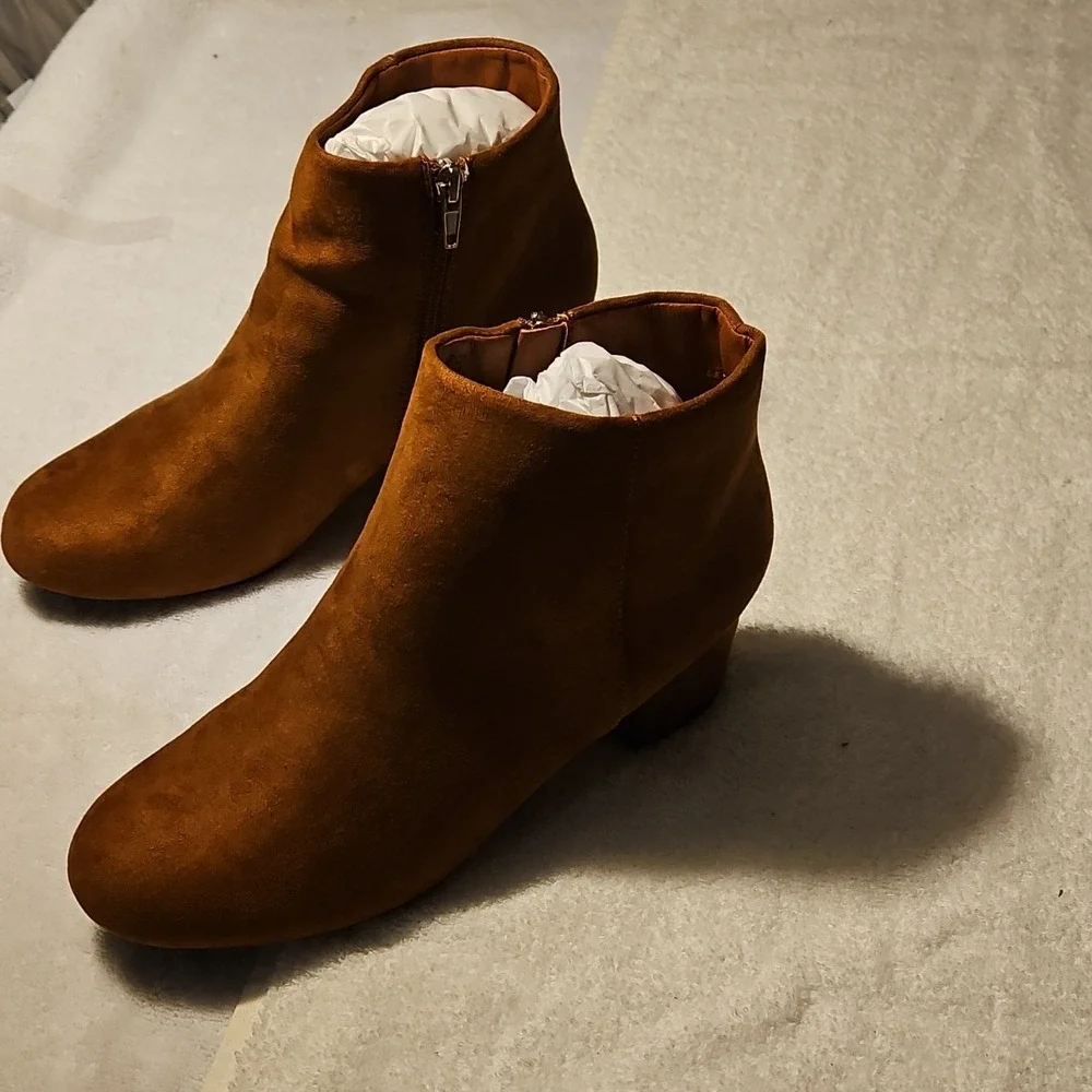 J. Adams Shoes Jody Cognac Suede Ankle Bootie Block Heel Round‎ Toe Women 8.5